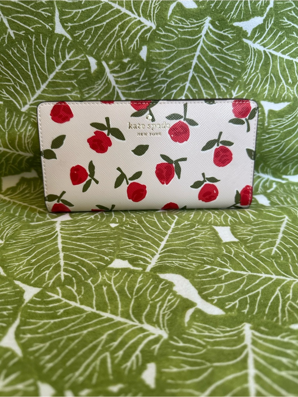 kate spade White Floral Rose-Print Zip Wallet
